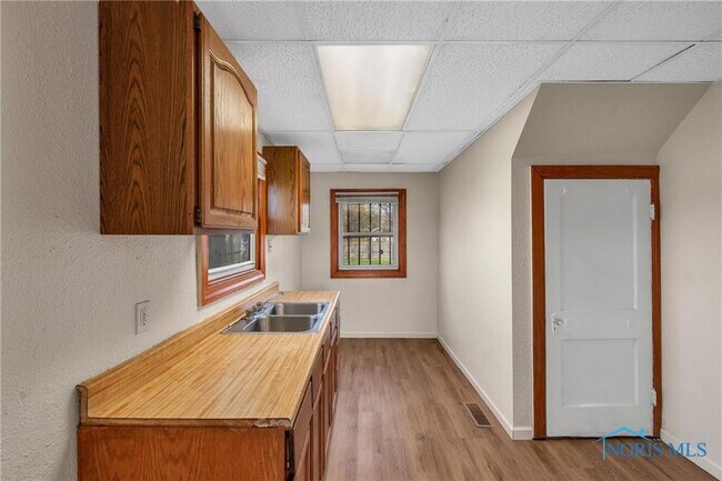 Foto del edificio - 1555 Ridgewood Ave