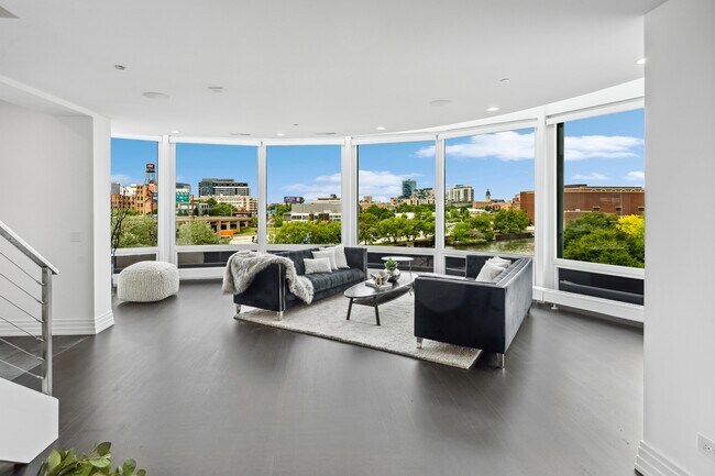 Foto del edificio - 600 N Kingsbury St