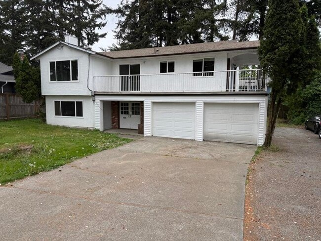 Building Photo - 3677 Country Club Dr