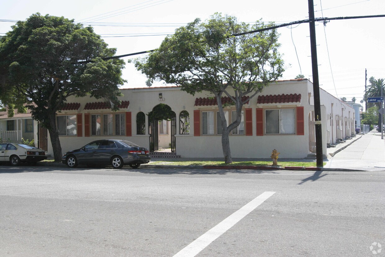 Primary Photo - 949 Lakme Ave