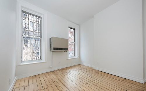 Building Photo - 250 Lafayette St