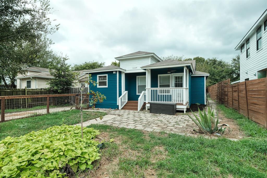 Foto principal - 1124 Brookswood Ave