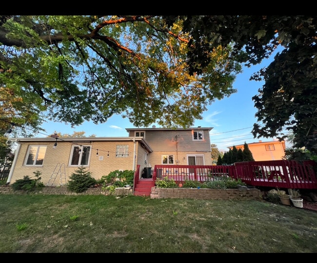 Building Photo - 188 N Pioneer Dr