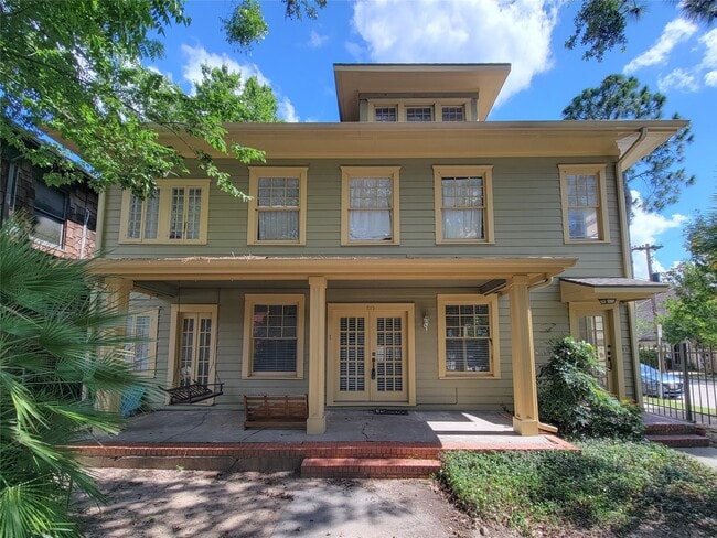 Building Photo - 815 Sul Ross St