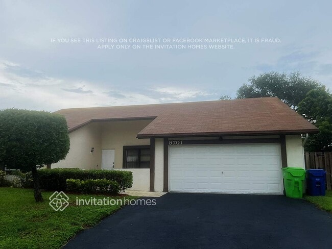 Building Photo - 9701 NW 33rd Manor