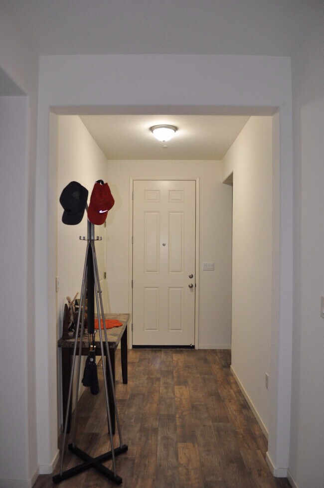 Building Photo - 1588 Hartley Dr