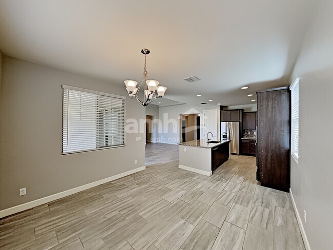 Foto del edificio - 18256 W Thunderhill Pl