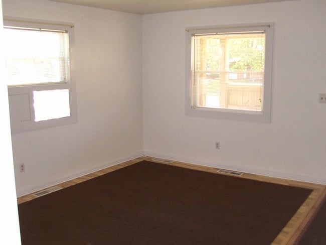 Living Room - 2490 Maplehurst Dr