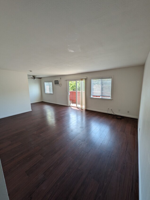 Primary Photo - 1536 Lincoln Blvd