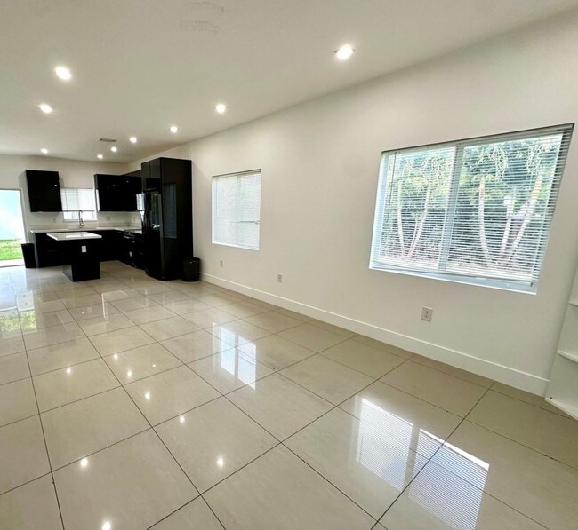 Foto del edificio - 14890 NE 10th Ave