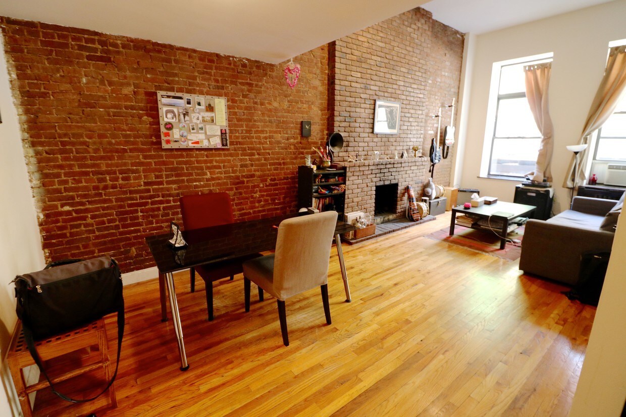 Primary Photo - 28 W 73rd St