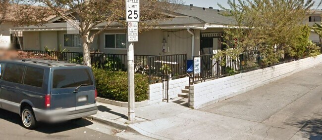 Foto del edificio - 17442 Queens Ln