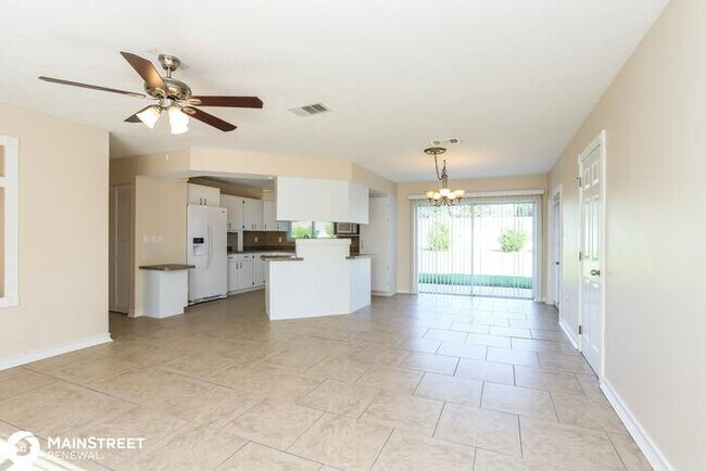 Building Photo - 3370 Pan American Blvd, North Port, FL 34287
