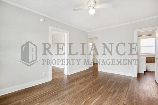 Foto del edificio - 308 E Pine St