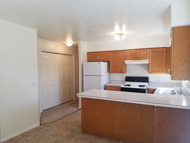 Building Photo - **Darling Apartment at Westminster Manor**