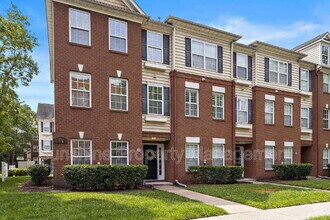 Building Photo - 914 Orapax St