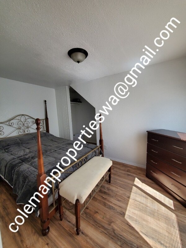 219 N Rock St Unit 2, Centralia, WA 98531 Room for Rent in Centralia
