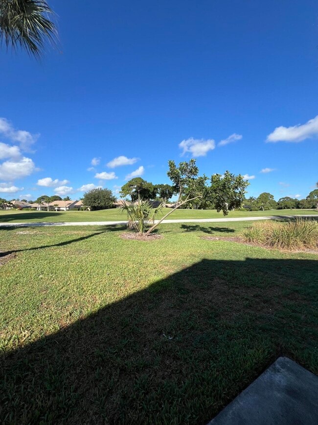 Foto del edificio - 161 SW Palm Dr