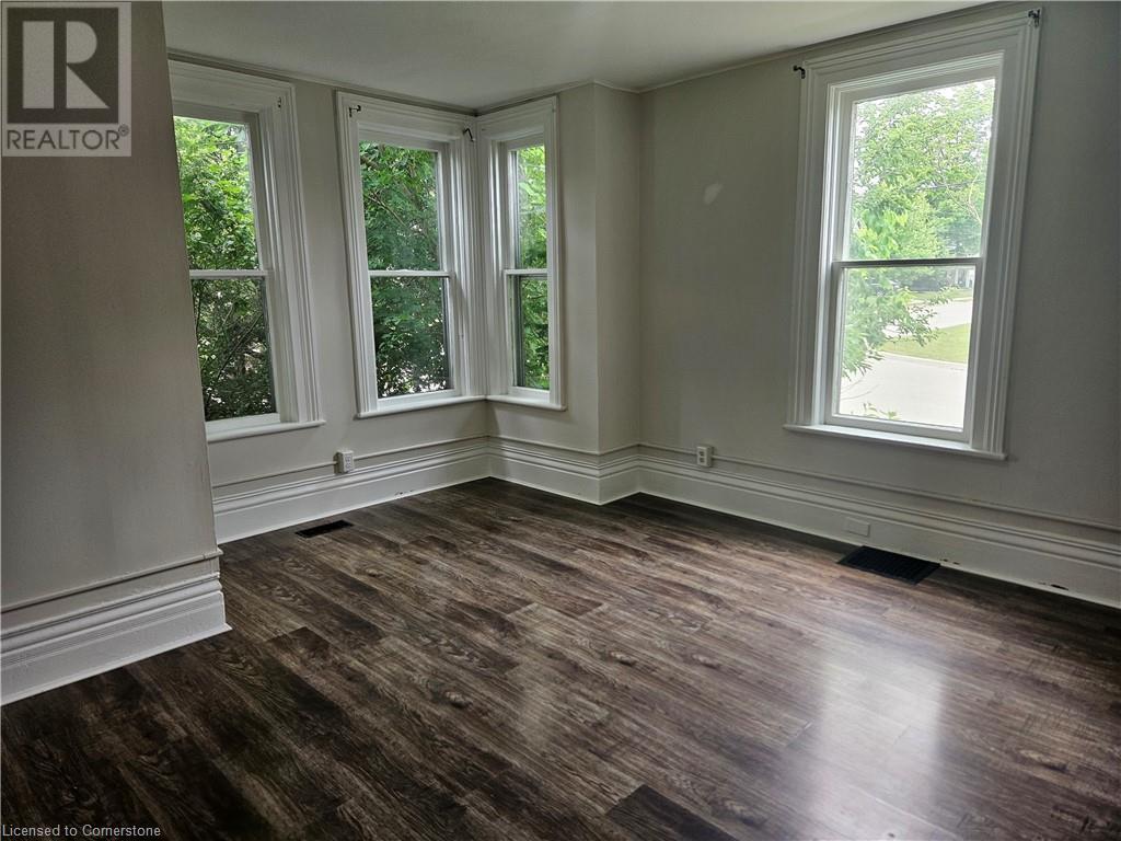 Primary Photo - 15 Cedar St