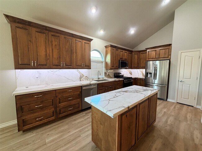 Building Photo - 12917 Farmington Dr