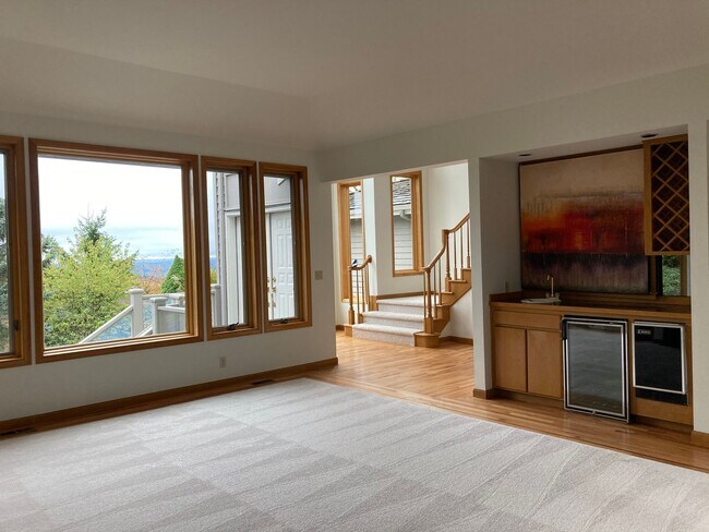 Building Photo - 3bd/3.5ba in Summit Executive Neighborhood