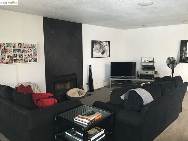 Foto del edificio - 640 Beaver Ct