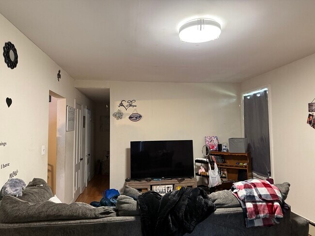Foto del edificio - 91 Woodland Ave