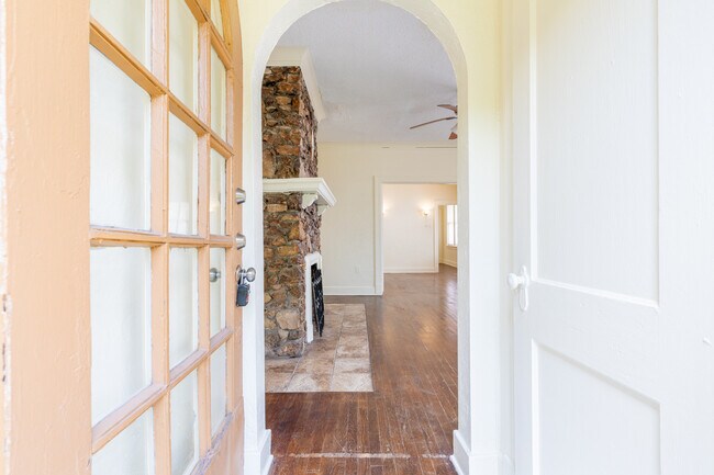 Foto del edificio - 783 E Pkwy S