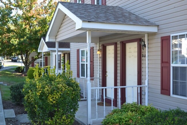 Building Photo - 800 Patrick Henry Dr