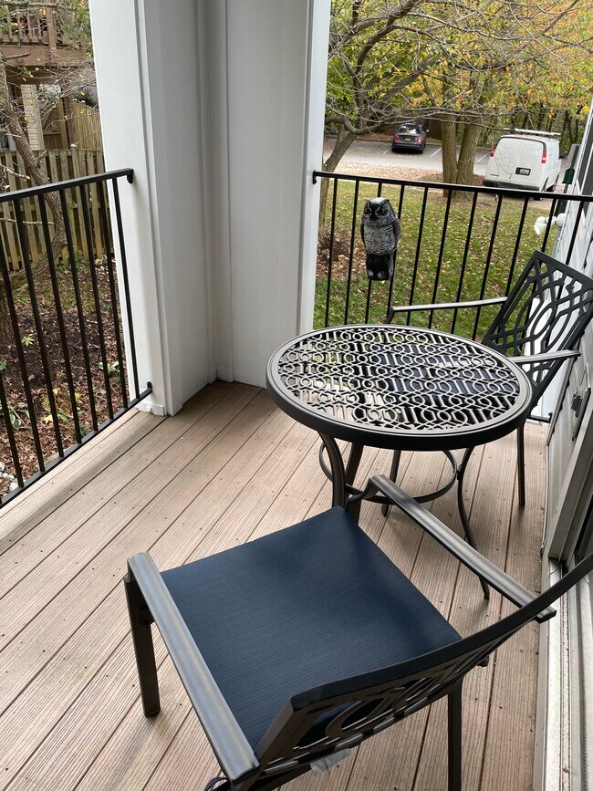 Balcony - 10024 Vanderbilt Cir