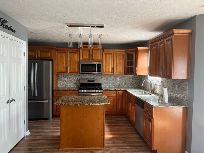 Foto del edificio - Gorgeous Home with amazing upgrades