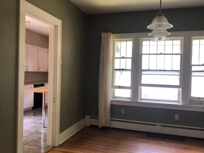 Foto del edificio - 124 Highland Dr