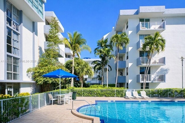 Photo - 1801 S Treasure Dr Apartment