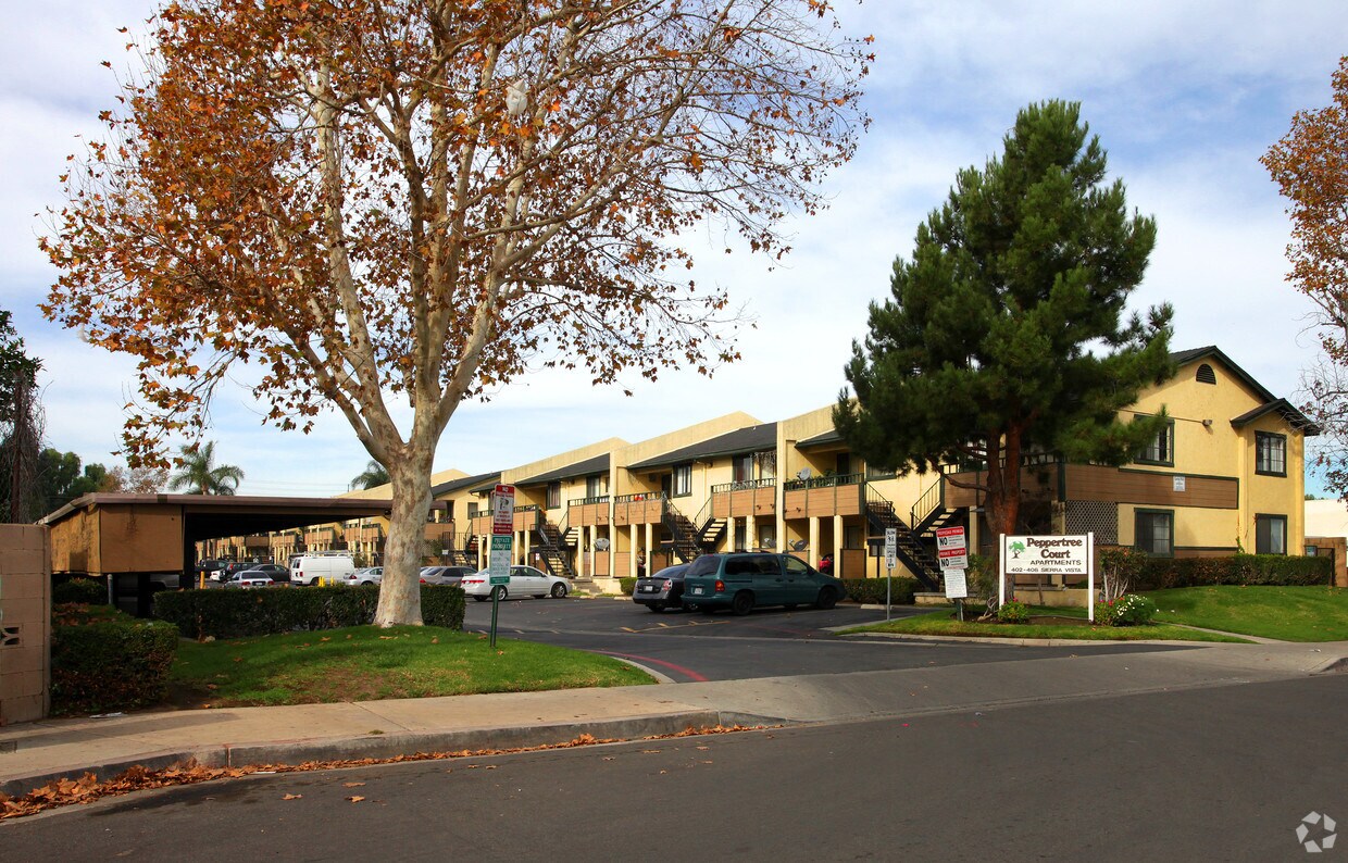 Foto principal - Peppertree Court Apartments