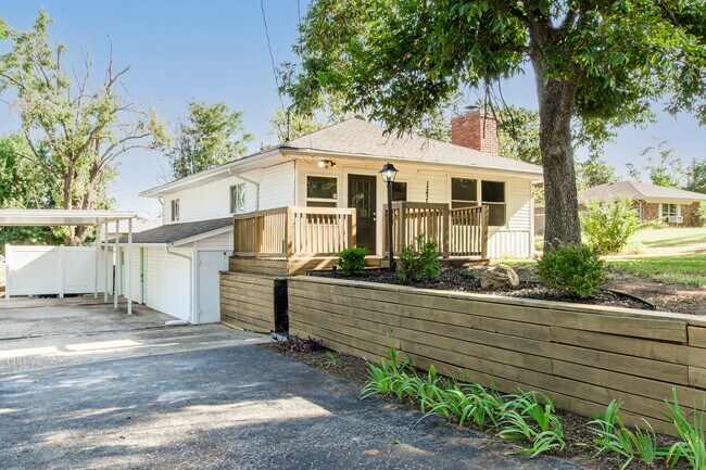 Building Photo - 12421 Max Ln