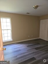 Building Photo - 156 Red Bank Rd