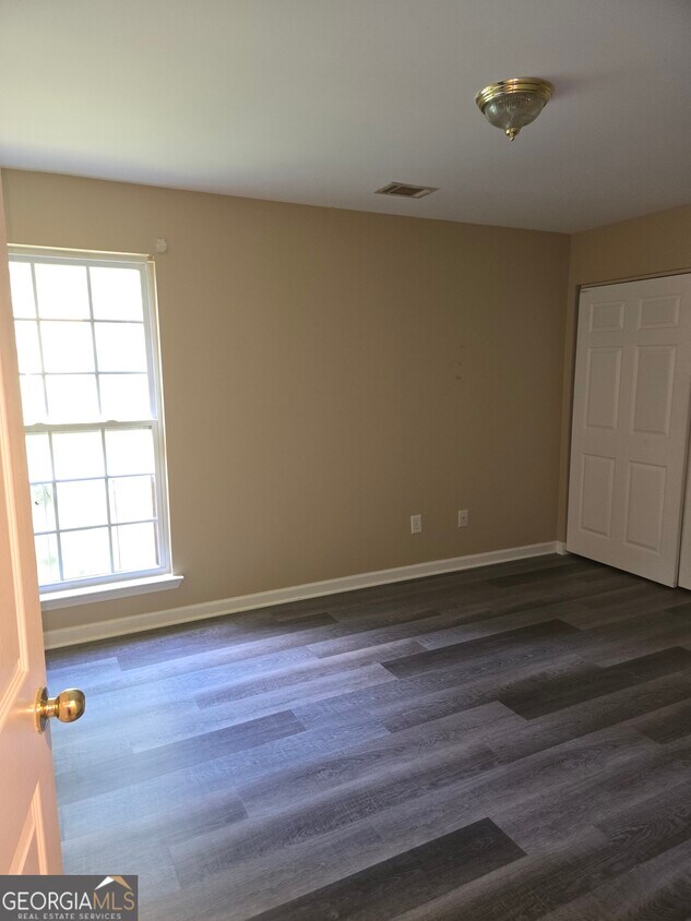Foto principal - 156 Red Bank Rd