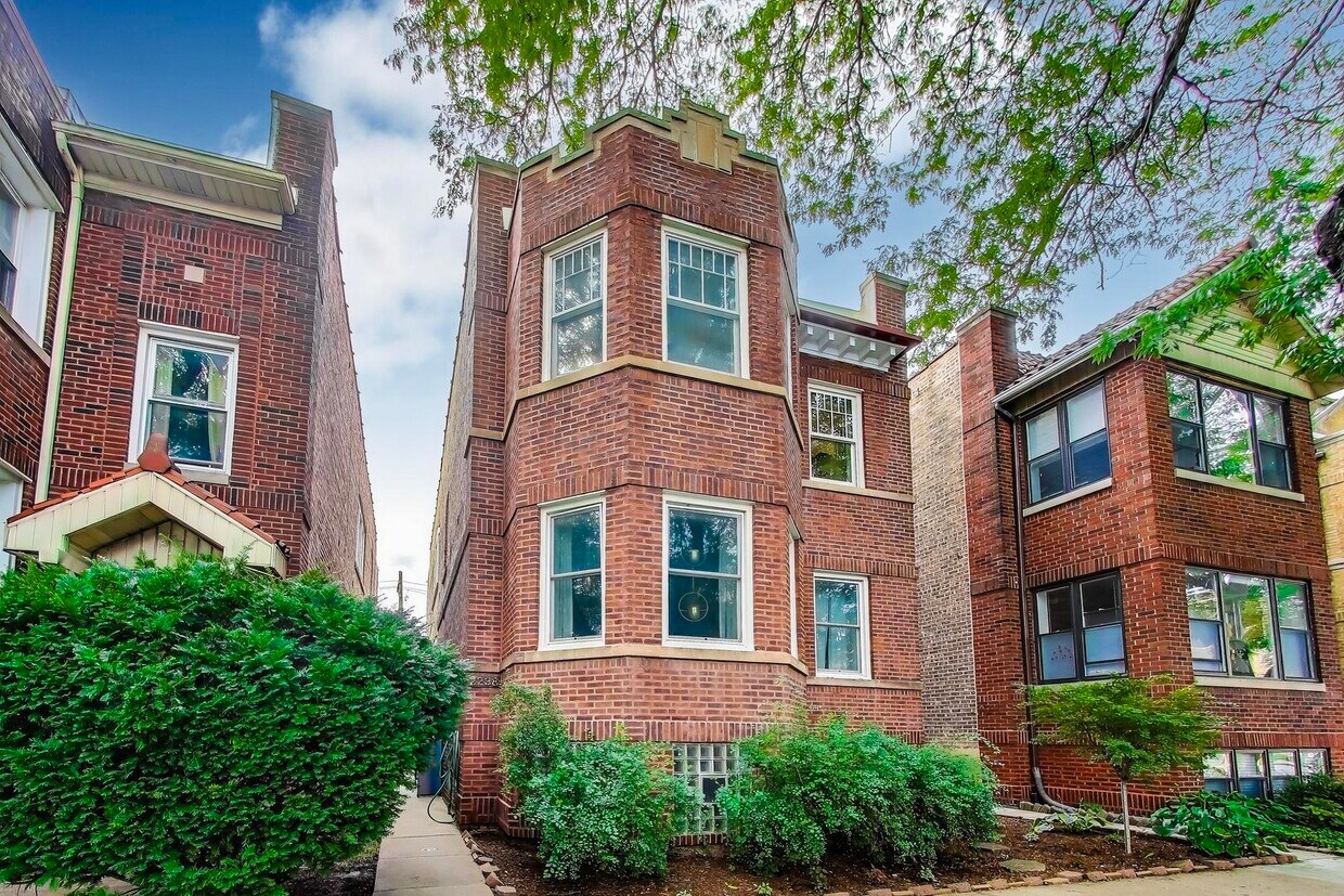 Foto principal - 2238 W Argyle St