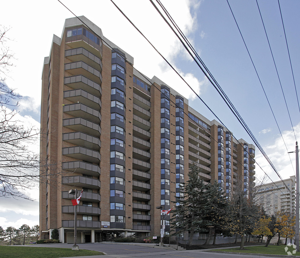 Primary Photo - 3845 Lake Shore Blvd W