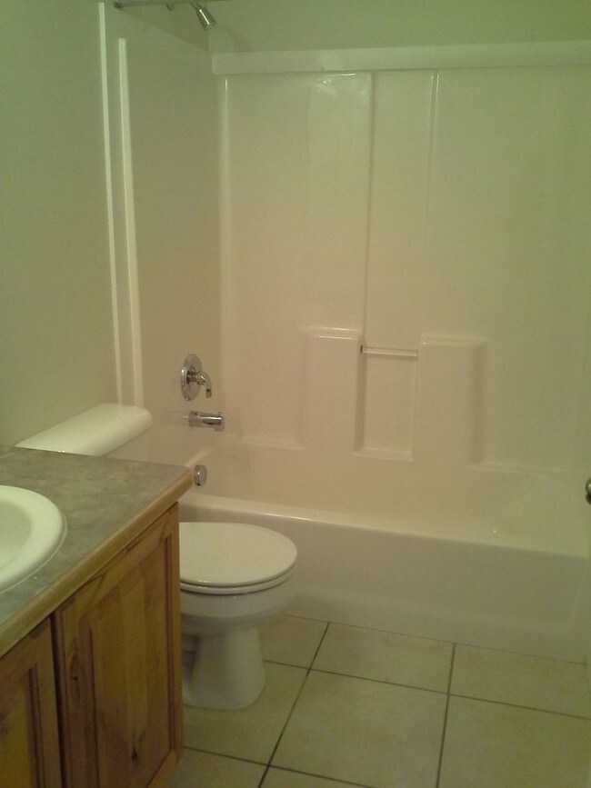 Building Photo - 342 E 800 N