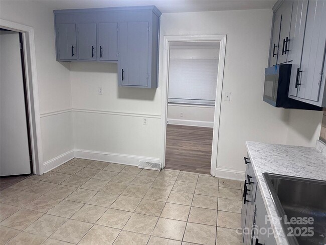 Foto del edificio - 4934 Galax Dr