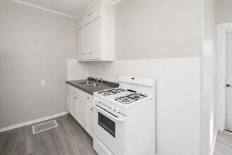 Building Photo - 1553 W 17th St
