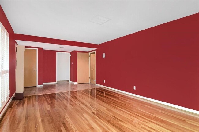 Building Photo - 4015 Mischire Dr