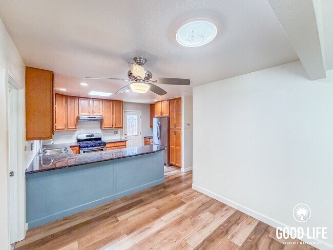 Foto del edificio - SD: Spacious 4BD/2BA Home in Clairemont with Large Turf Yard, Garage & In-Unit Laundry
