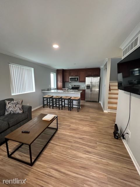 Primary Photo - 4 br, 2.5 bath 4plex - 142 Hill St 142-A a...