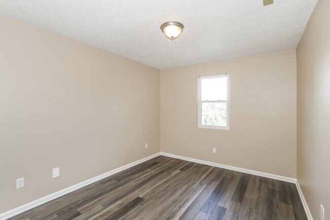 Foto del edificio - 2828 Lumpkin Rd