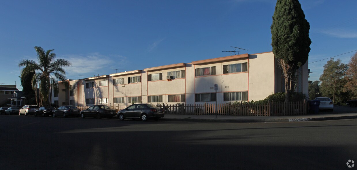Foto del edificio - 141 Avenue 22