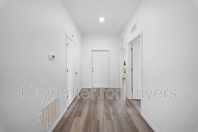 Building Photo - 26483 Sandhill Blvd