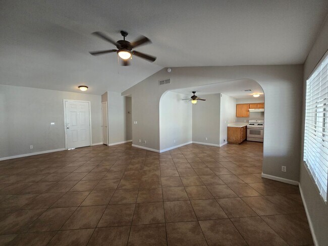 Foto del edificio - **Gorgeous 4-Bedroom Home in North Las Vegas!**