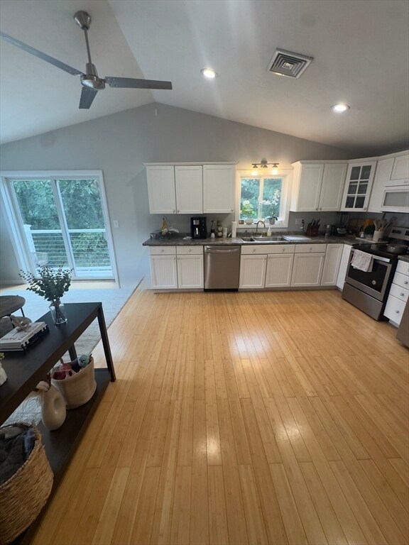 Foto del edificio - 19 Skyline Dr